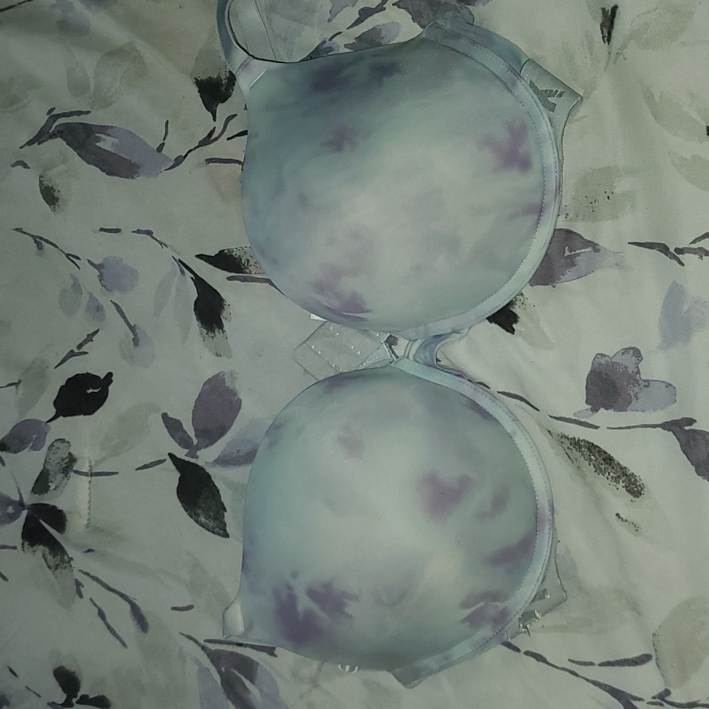 Pink victoria secret bra